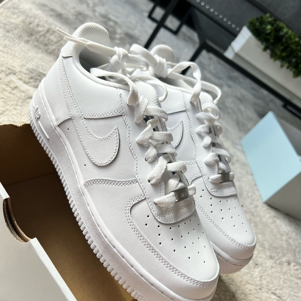 NWOT White Nike Air Force 1s - Youth 7/Women’s 5